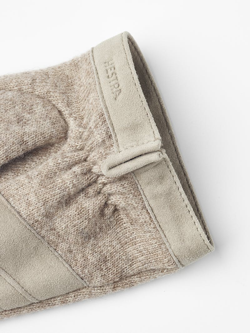 Beige wool jersey glove with suede details
 (4 of 5)