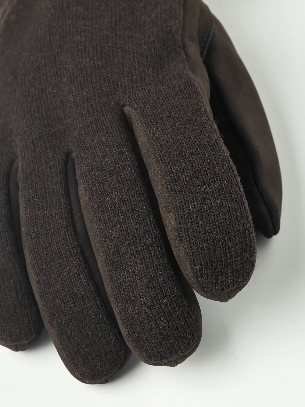 Dark brown machine-sewn goat nubuck glove with wool jersey back
 (4 of 4)