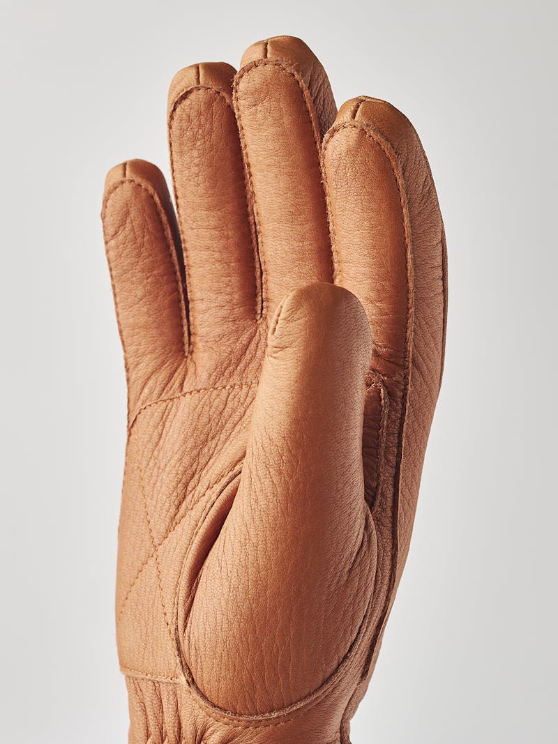 Light brown machine-sewn deerskin glove
 (5 of 6)