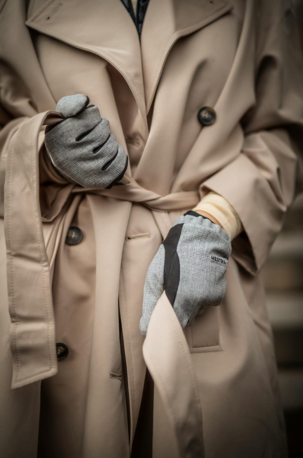 Light gray fabric glove with black palm
(8 of 8)