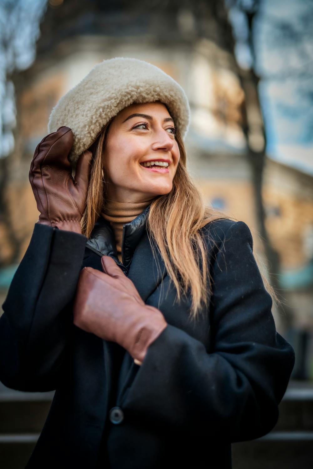 Brown deerskin mitten with extended wool lining
(8 of 8)