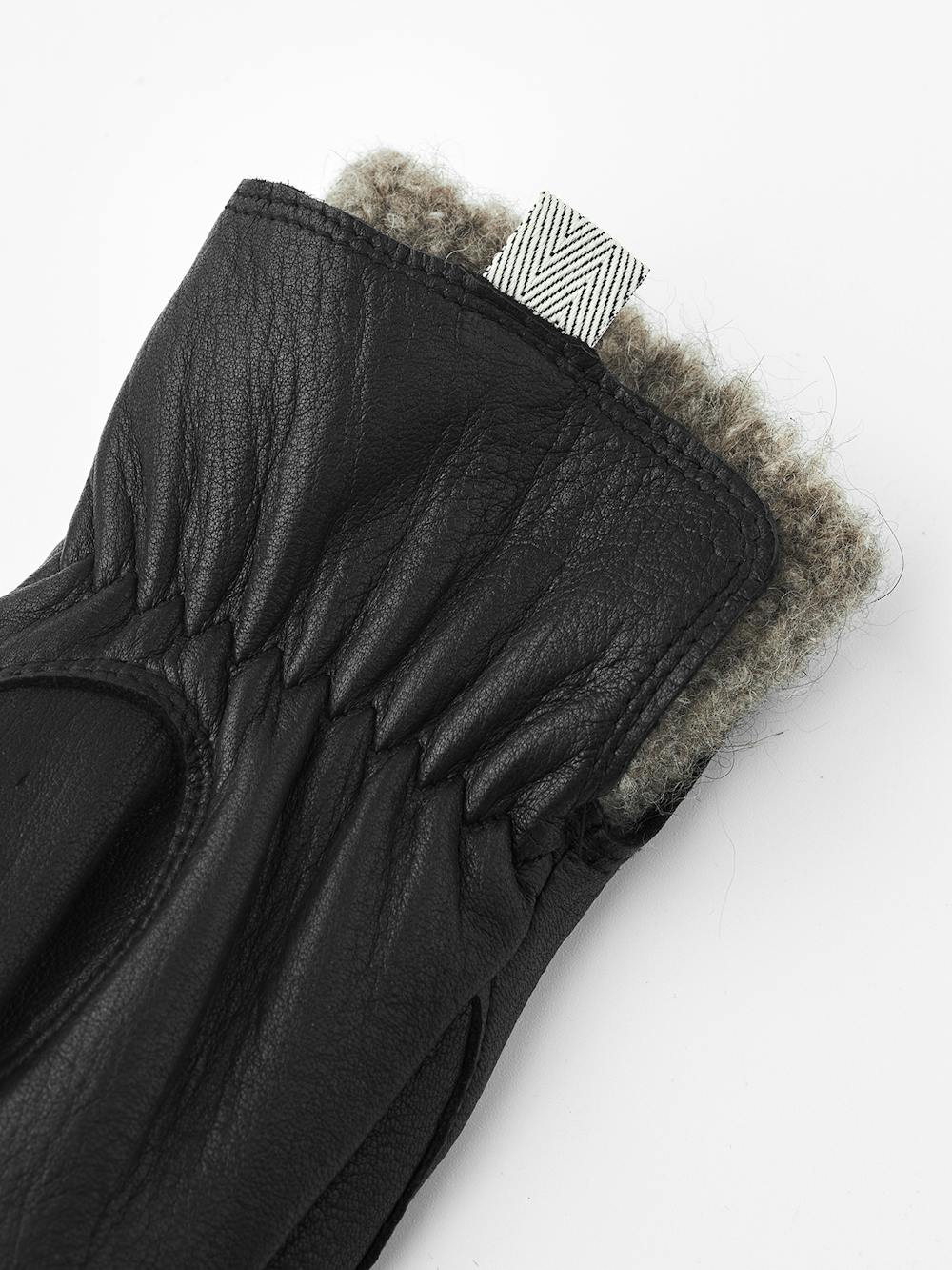 Black deerskin mitten with extended wool lining
(4 of 5)