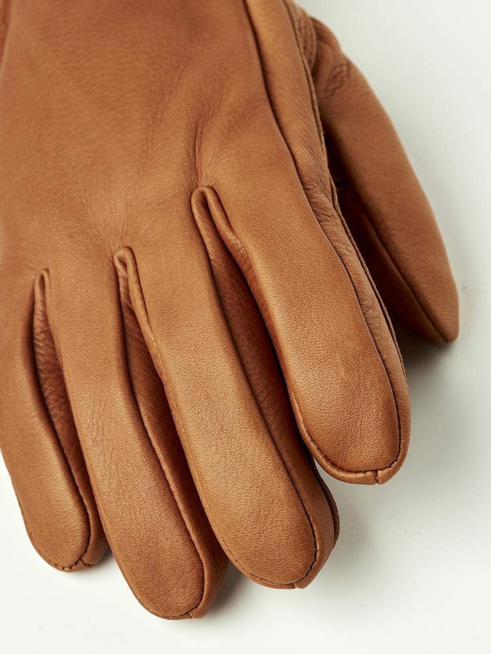 Light brown machine-sewn deerskin glove
 (3 of 7)