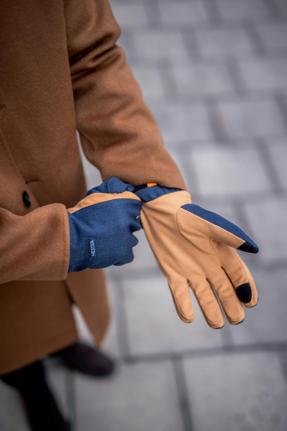 Dark blue fabric glove with beige-yellow palm
 (8 of 8)