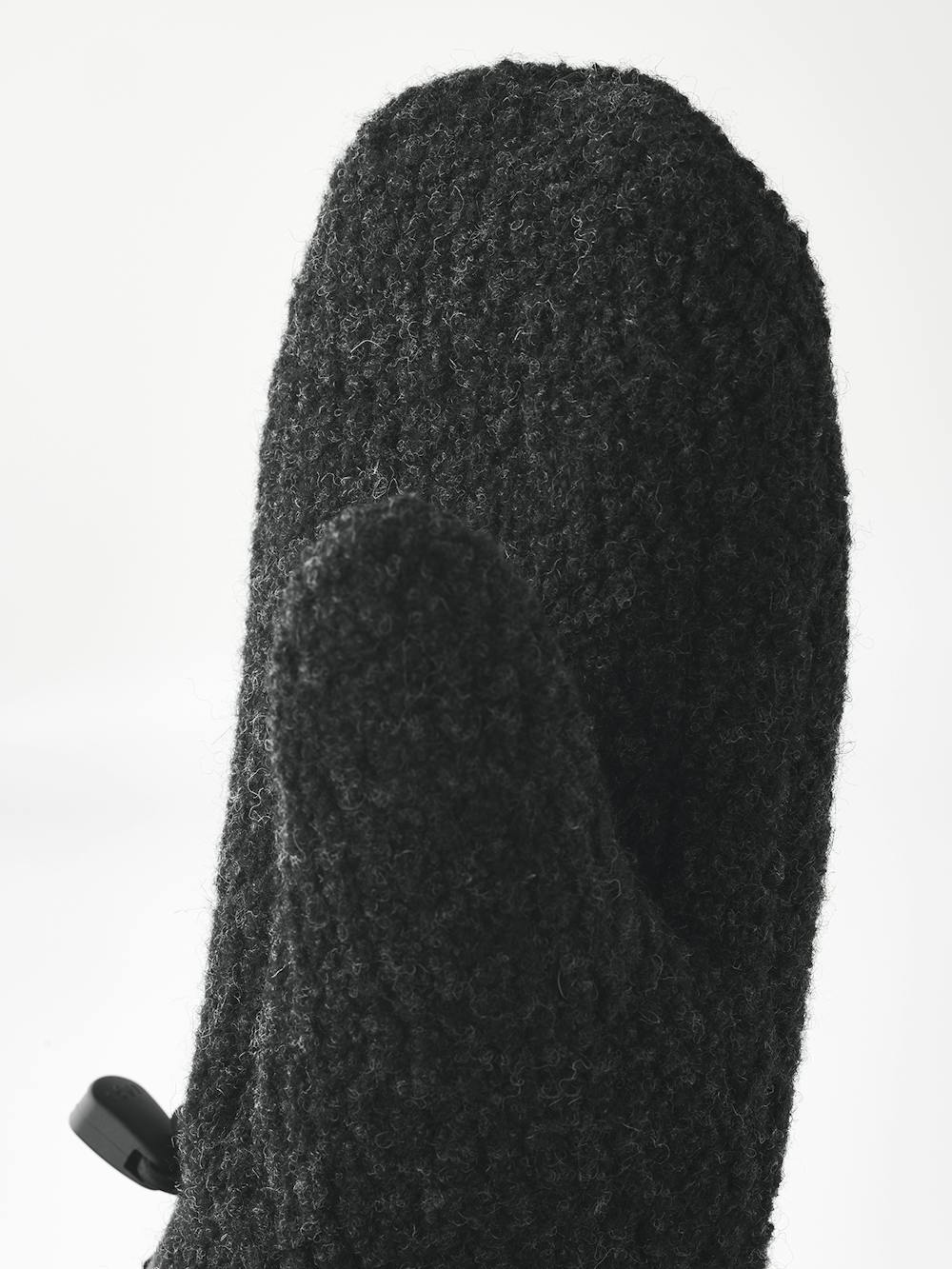 Dark gray machine-sewn mitten in shaggy teddy fleece
 (2 of 4)