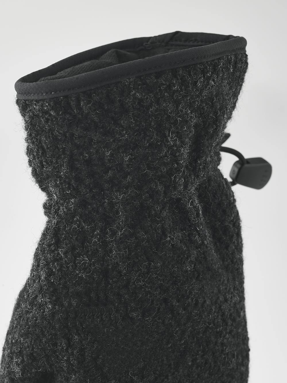 Dark gray machine-sewn mitten in shaggy teddy fleece
 (3 of 4)