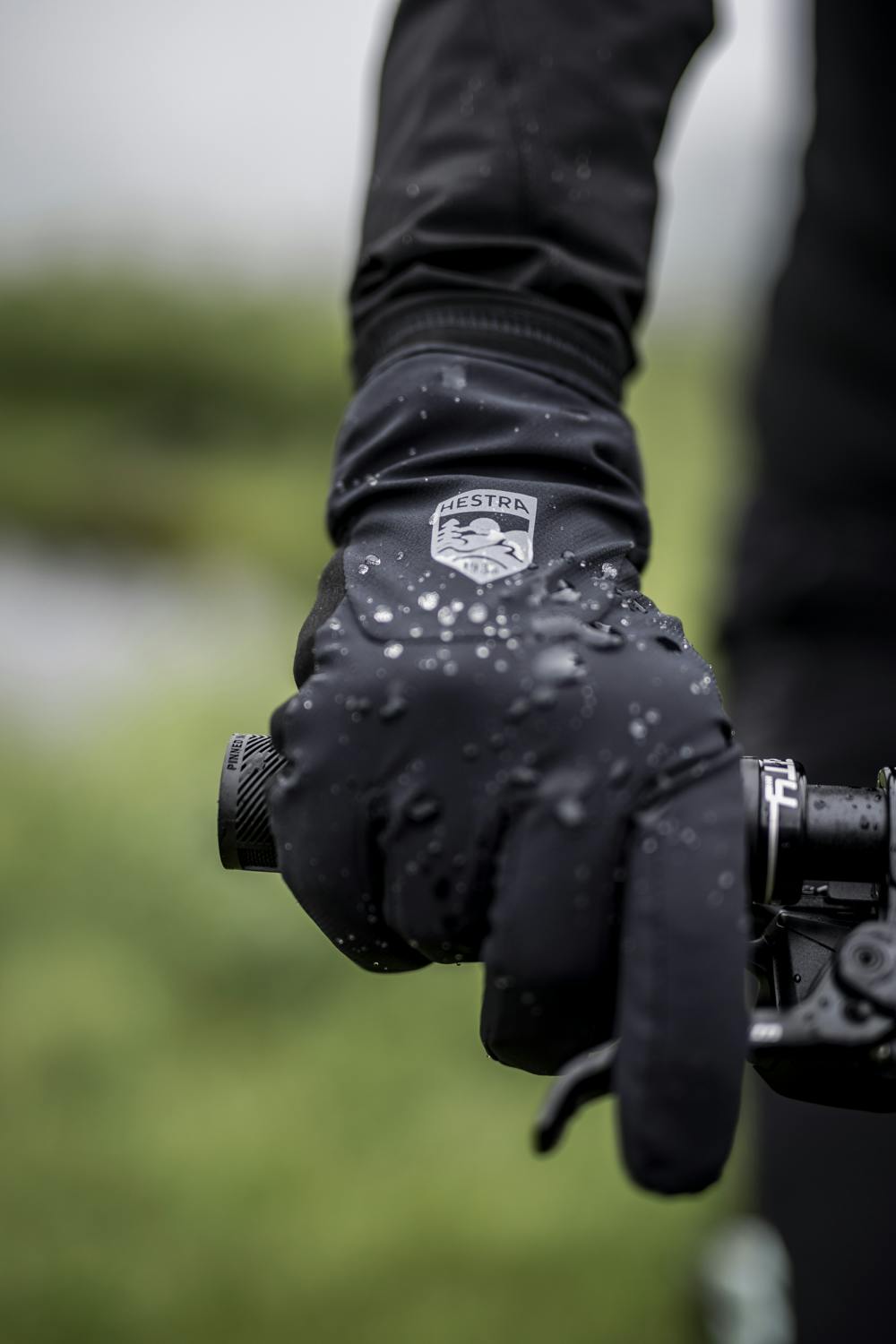 Black fabric cycling glove with synthetic suede palm  (7 of 7)
