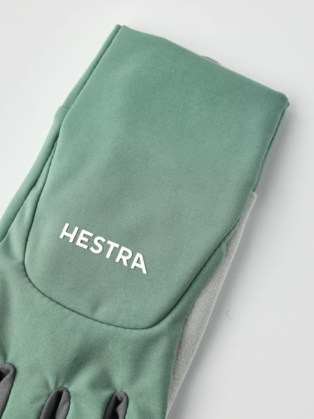 Sprint Short - 5 finger in the color Silver green/Silver green (5 of 5)