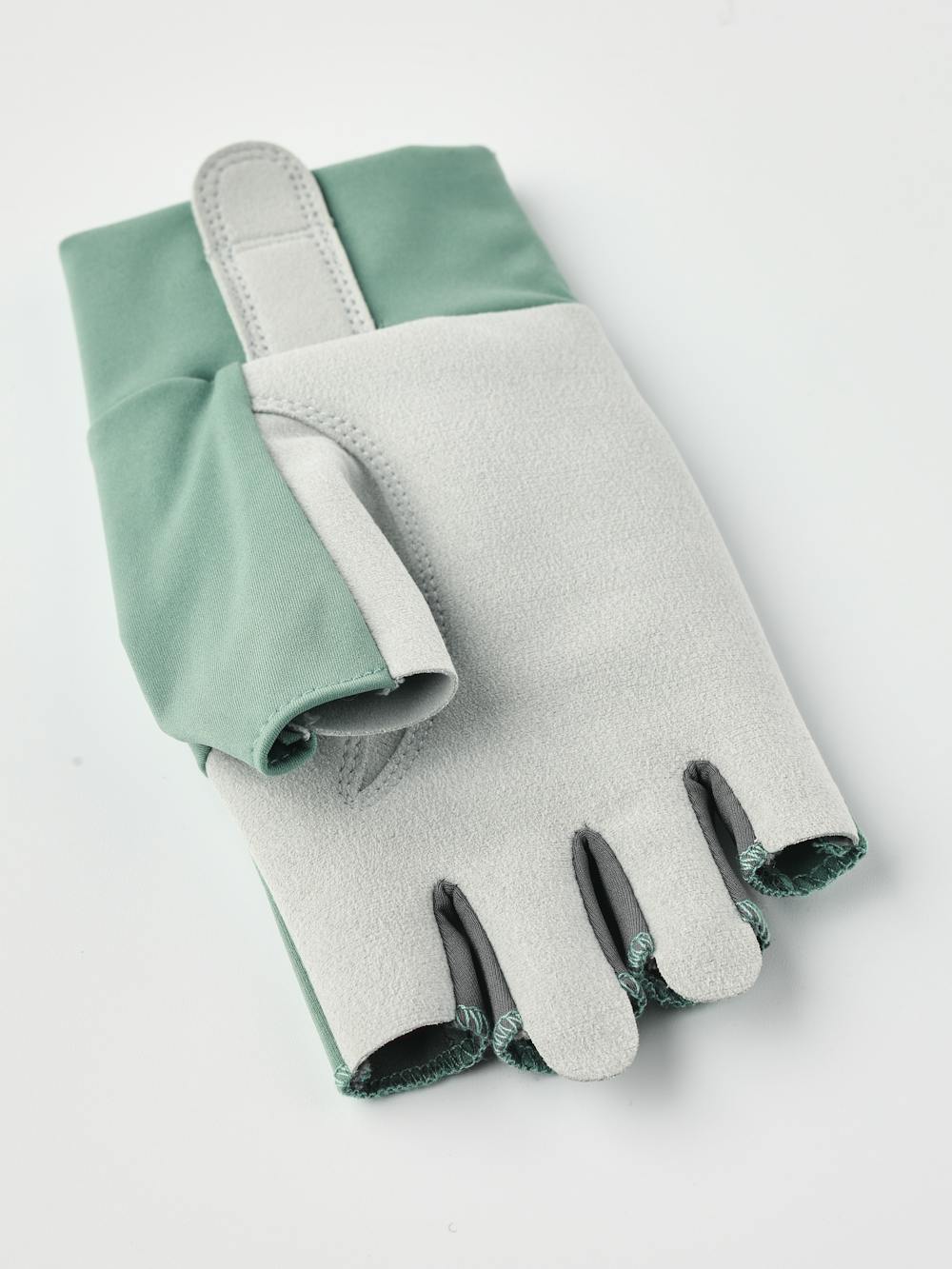 Sprint Short - 5 finger in the color Silver green/Silver green (3 of 5)