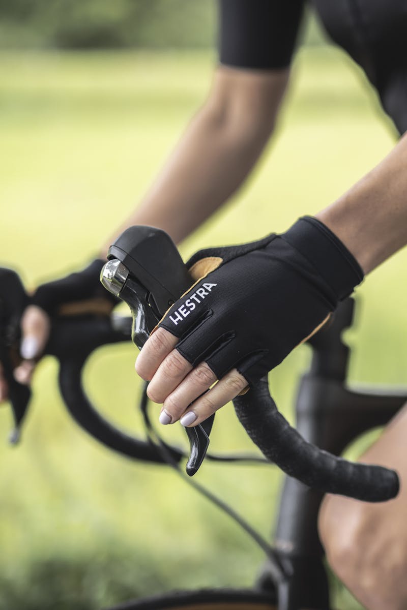 Bike Guard Short 5-finger in the color Black (2 of 7)