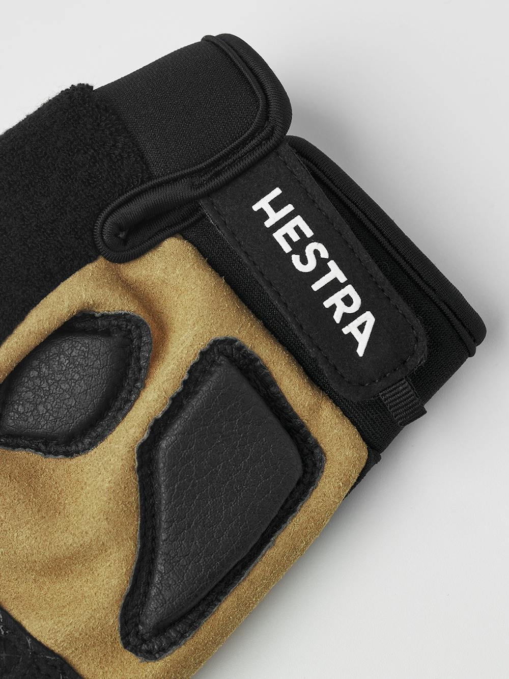 Bike Guard Short 5-finger in the color Black (5 of 7)