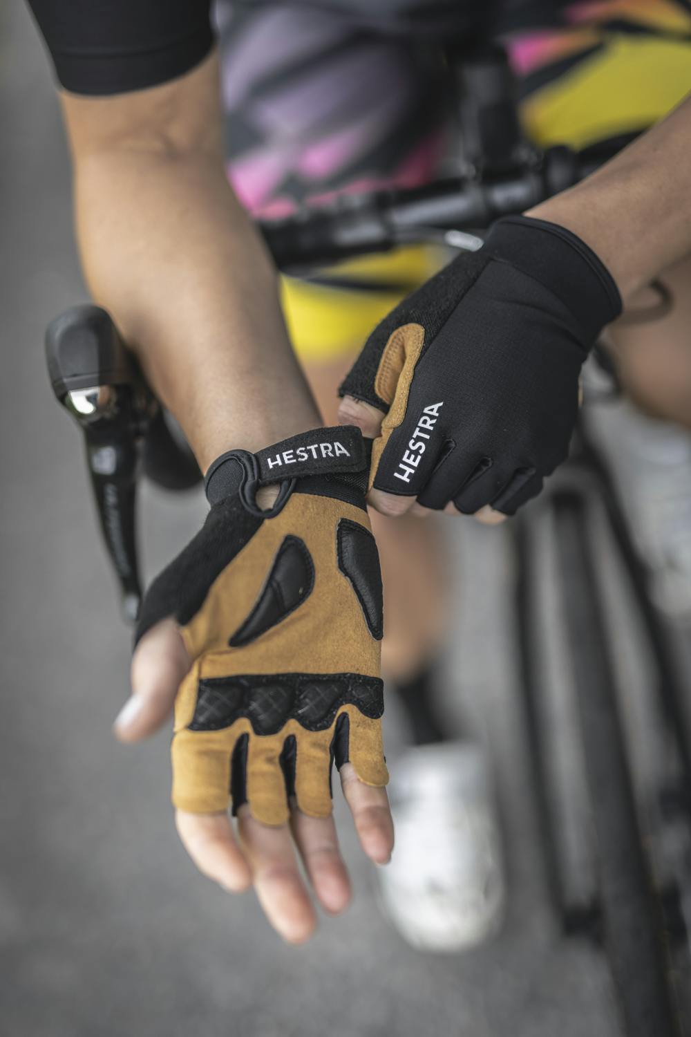 Bike Guard Short 5-finger in the color Black (7 of 7)