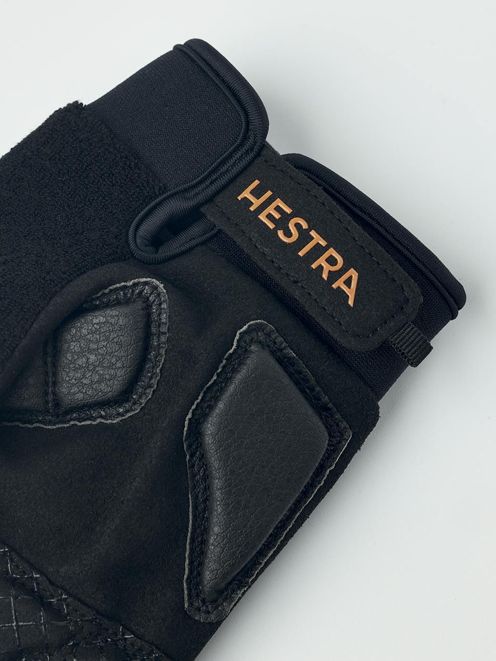 Bike Guard Short 5-finger in the color Charcoal (6 of 8)