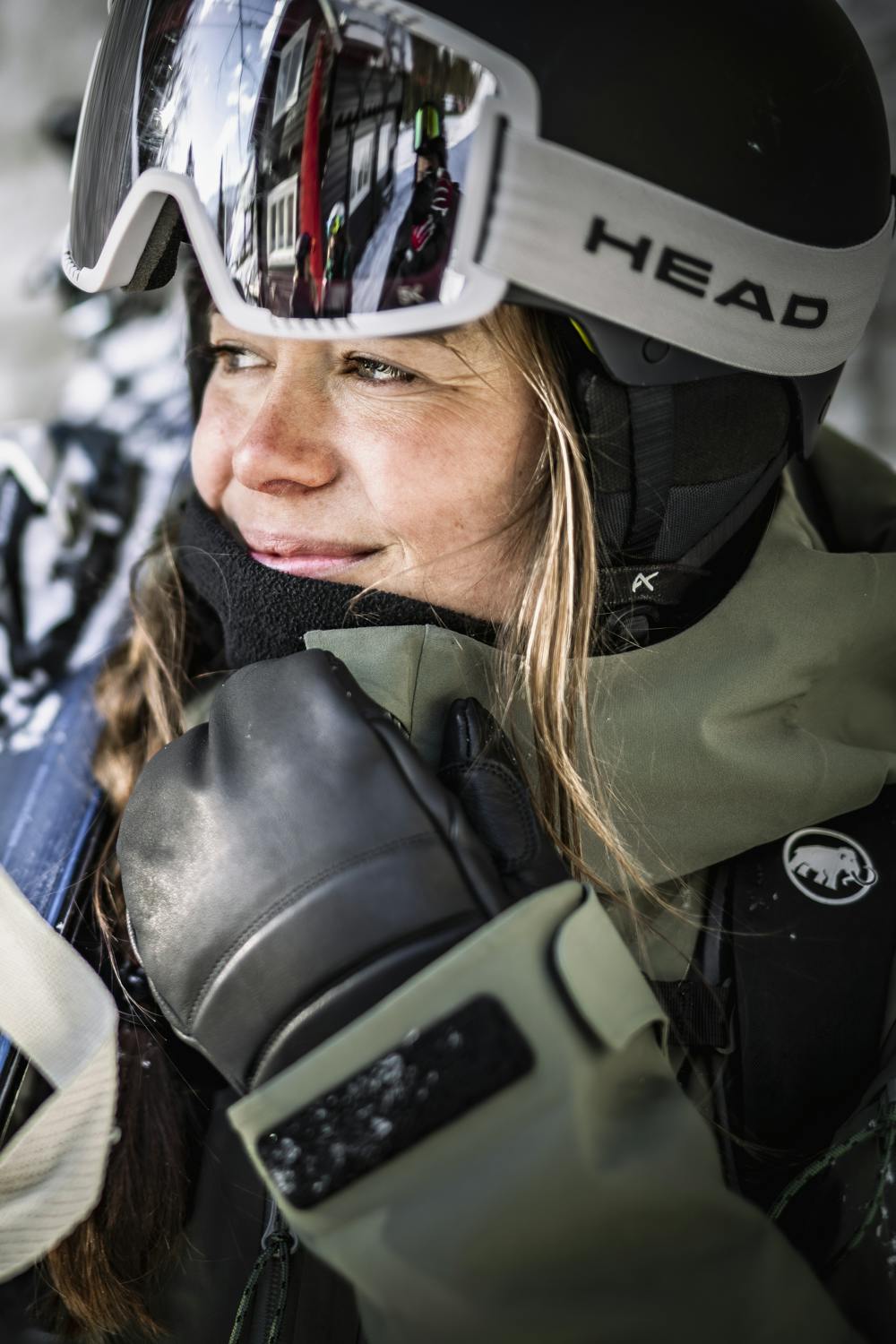 Svart tumhandske i nötnappa
(8 av 8)