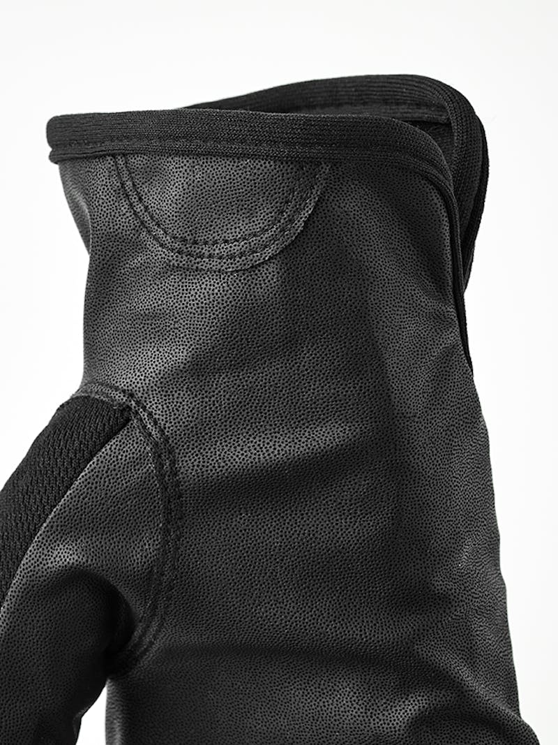 Cumulus in the color Black (2 of 5)