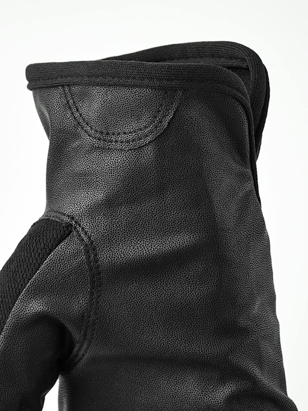 Cumulus in the color Black (2 of 5)