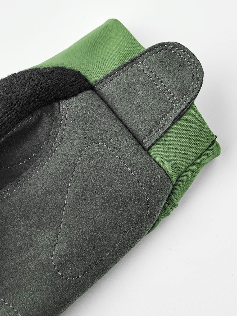 Apex Short in the color Olive (3 of 5)