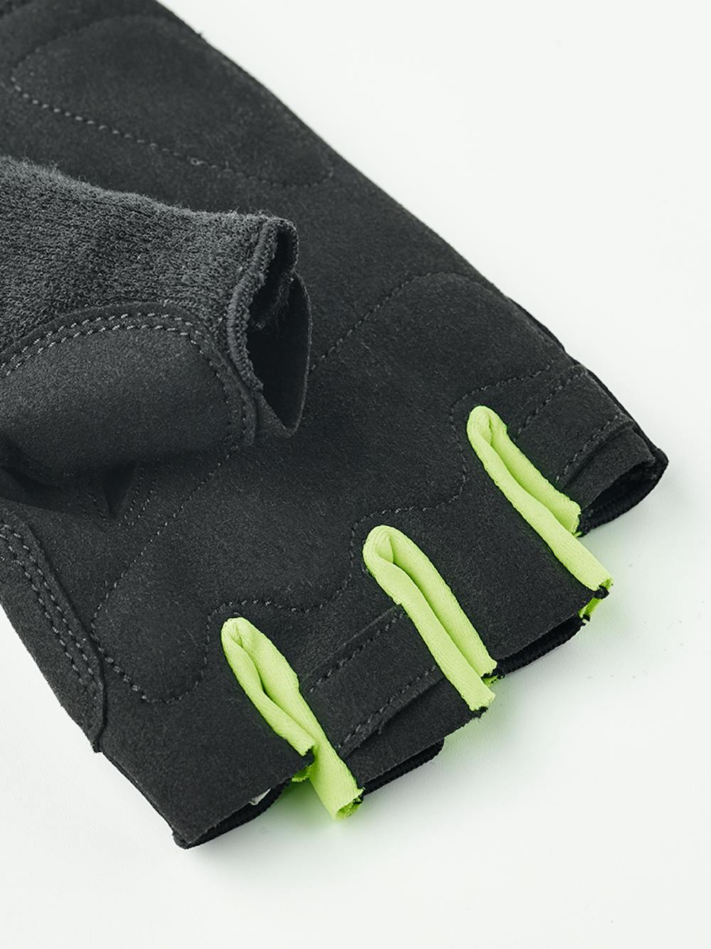 Apex Short in the color Black (4 of 5)