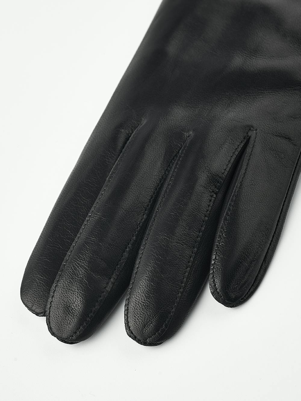 Shirley in the color Black (4 of 6)