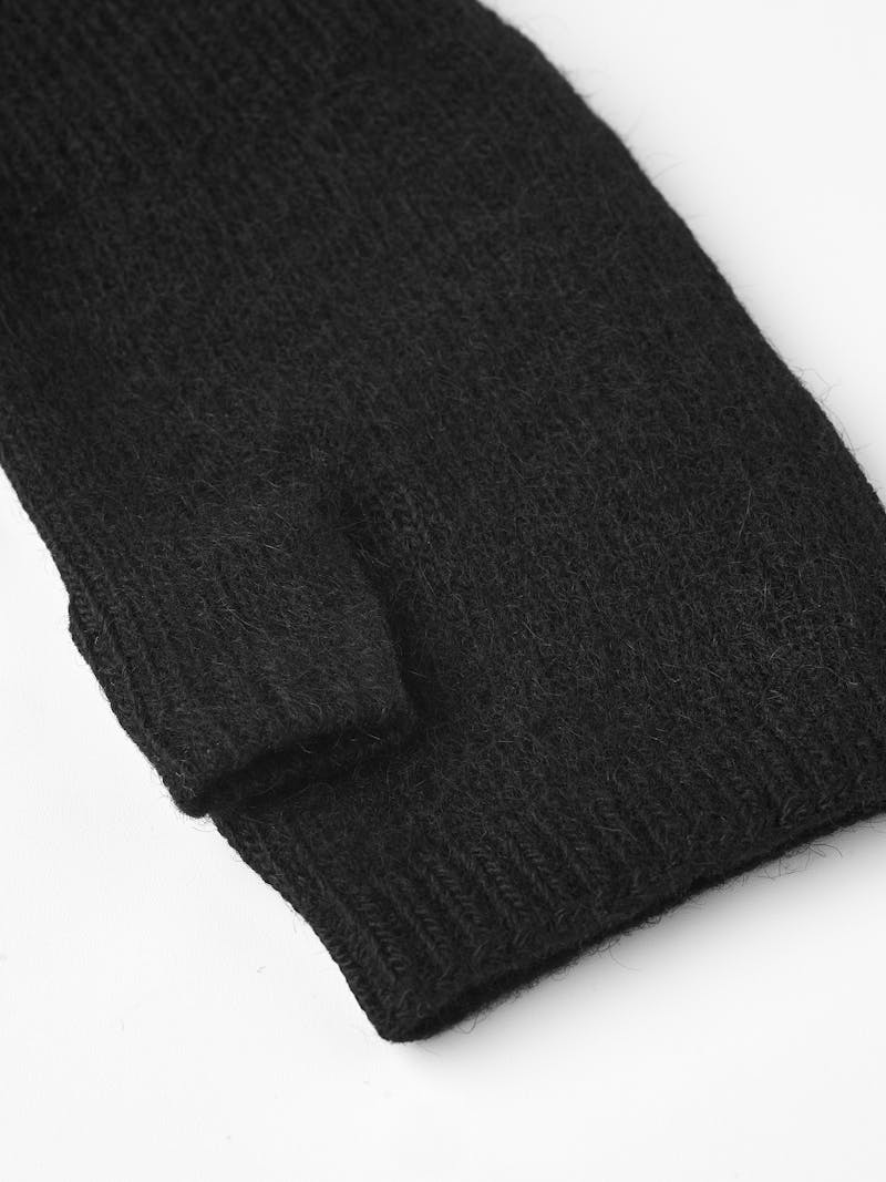 Black knitted cashmere wrist warmer (2 of 3)