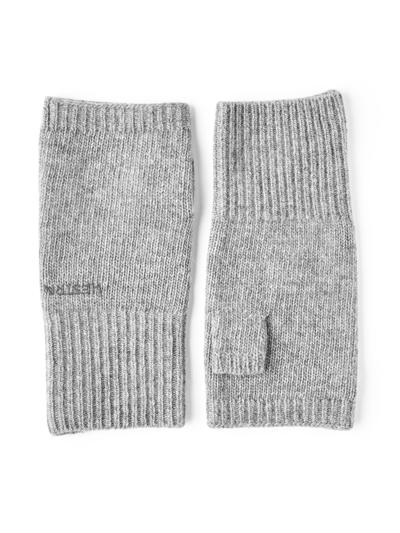 Light gray knitted cashmere wrist warmer (1 of 3)