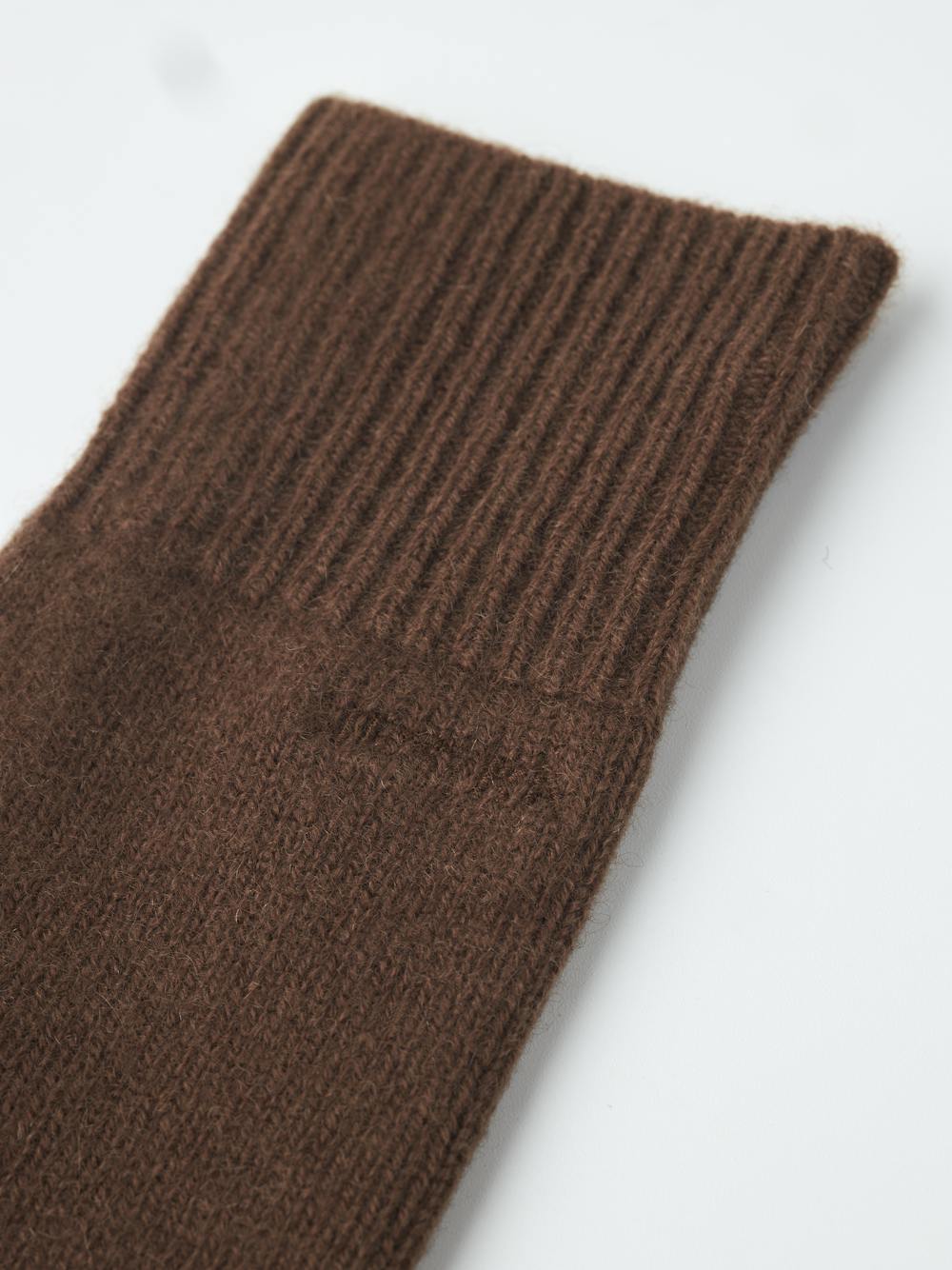 Dark beige knitted cashmere wrist warmer (2 of 2)