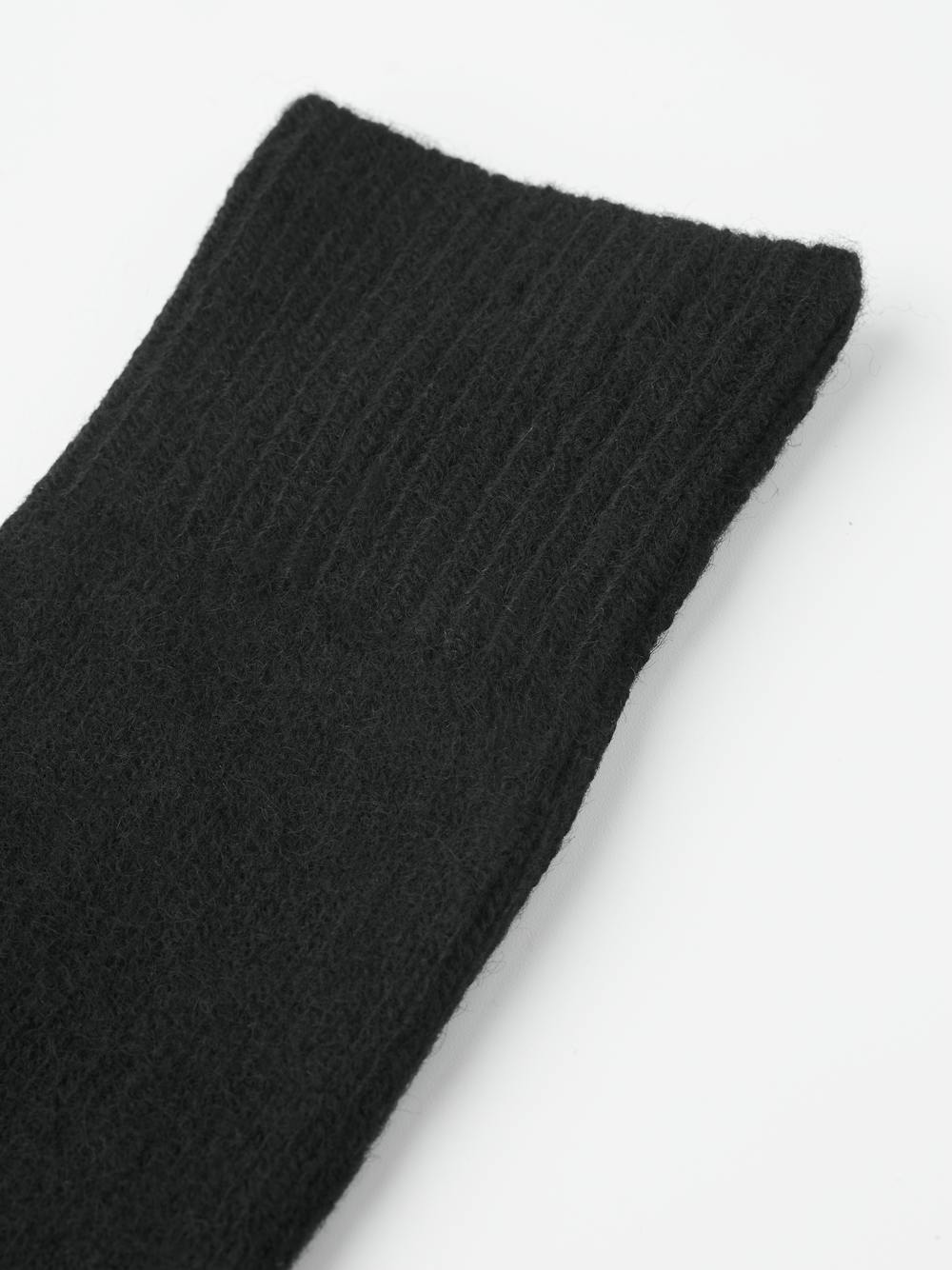 Black knitted cashmere wrist warmer (3 of 3)