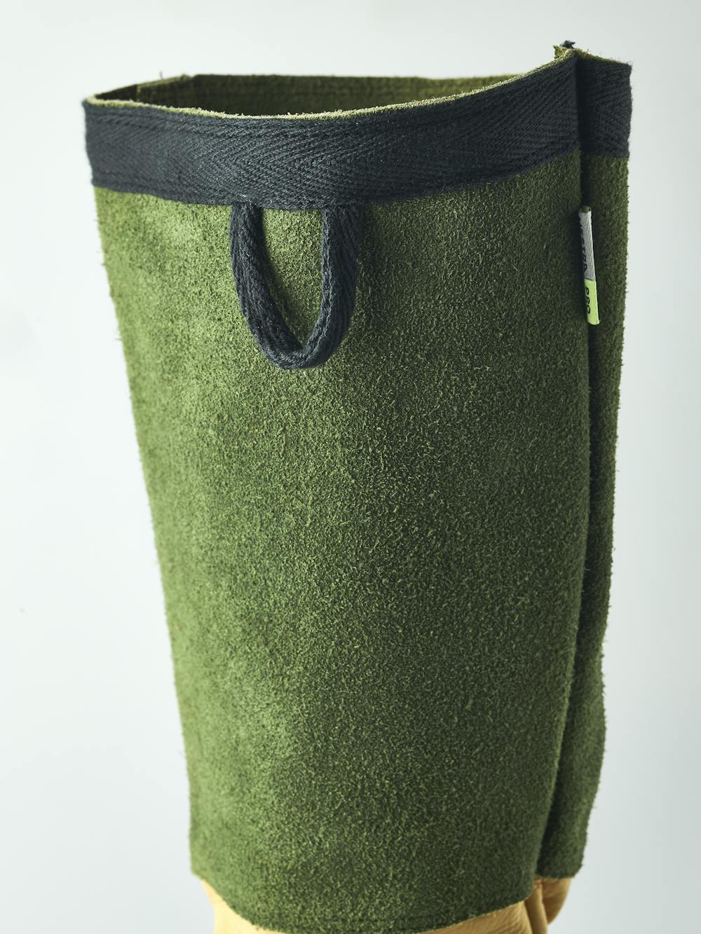 Gardener's Gauntlet in the color Yellow (6 of 6)