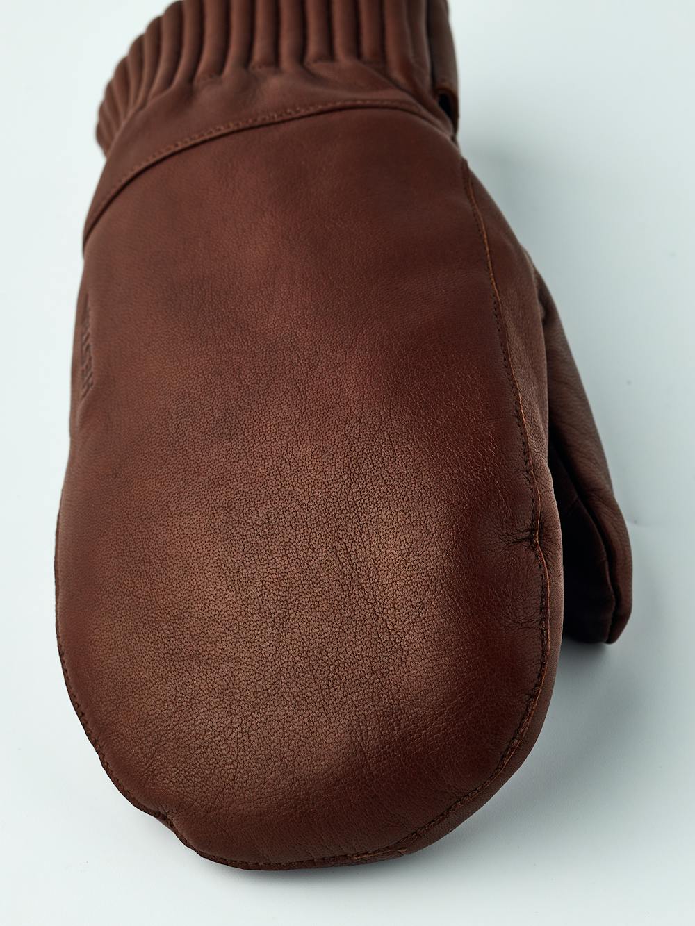 Brown hairsheep mitten (3 of 6)