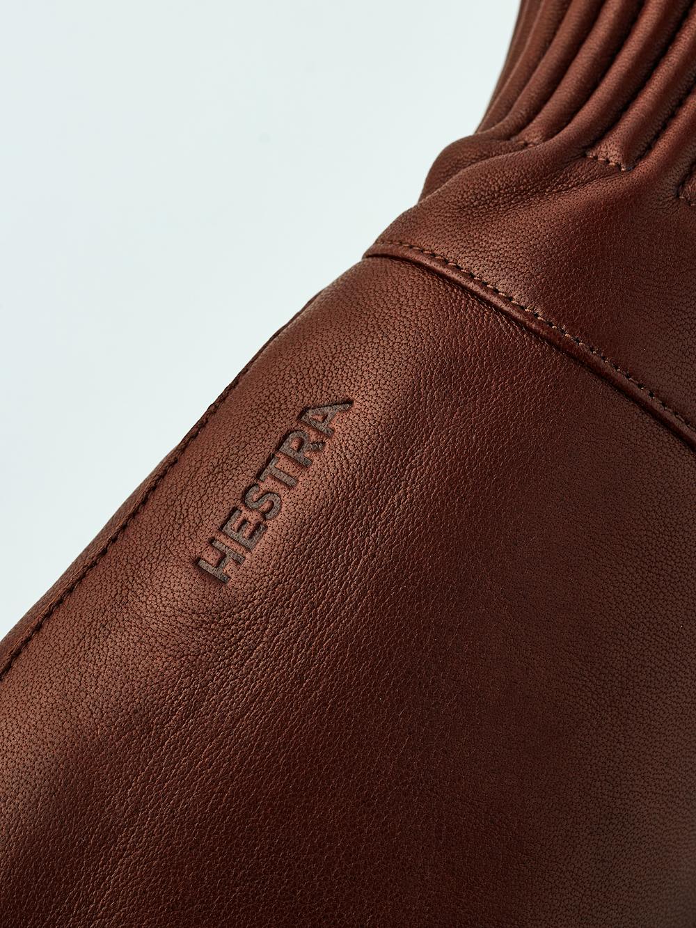 Brown hairsheep mitten (4 of 6)