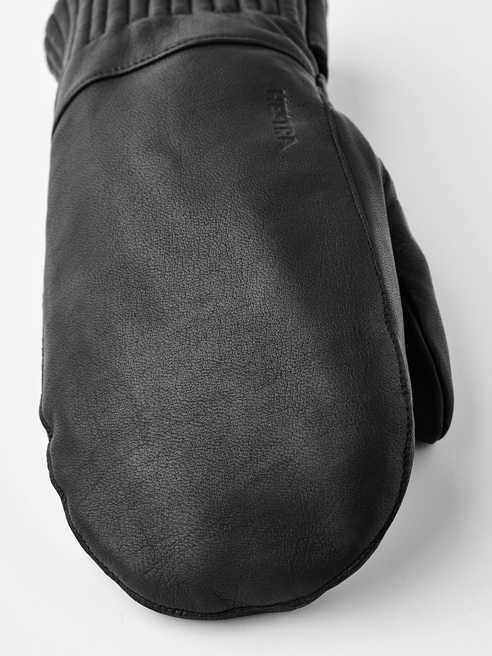 Black hairsheep mitten (3 of 6)