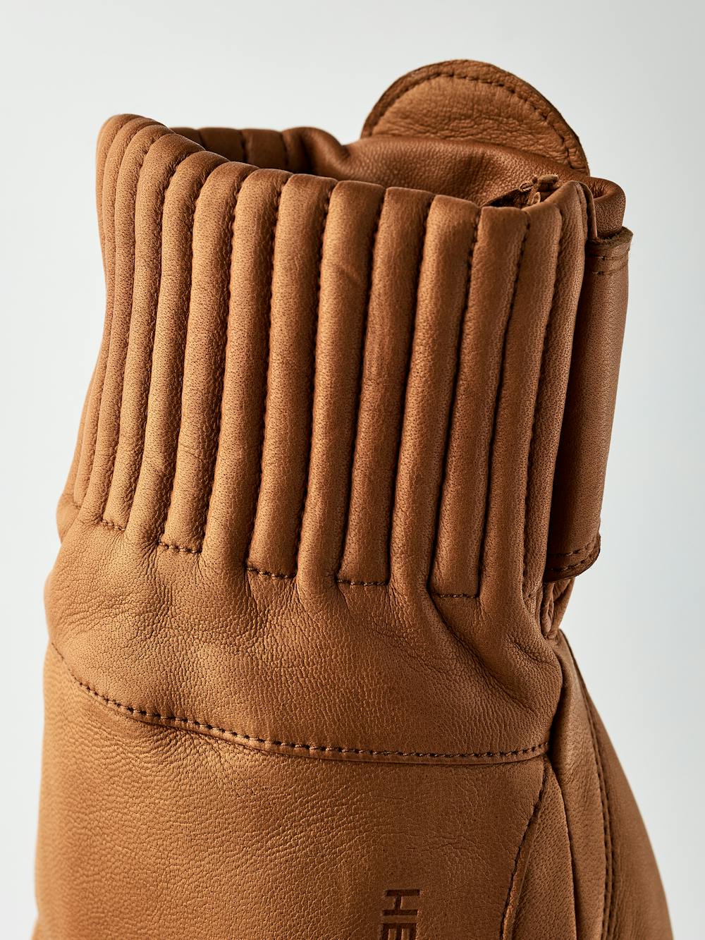 Light brown hairsheep mitten (5 of 6)