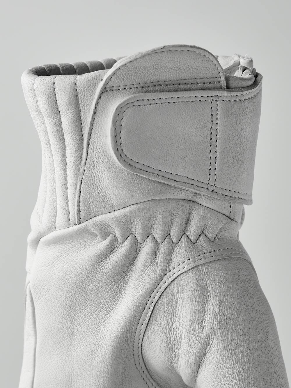 White hairsheep ski glove (6 of 6)