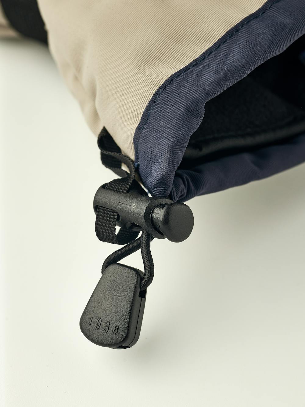 Blue and beige fabric mitten with black synthetic palm (4 of 5)