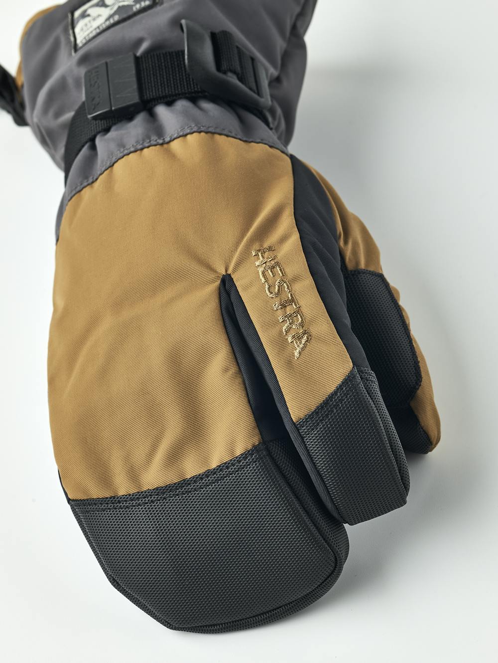 Gauntlet Sr. 3-finger in the color Dark sand/graphite (5 of 5)