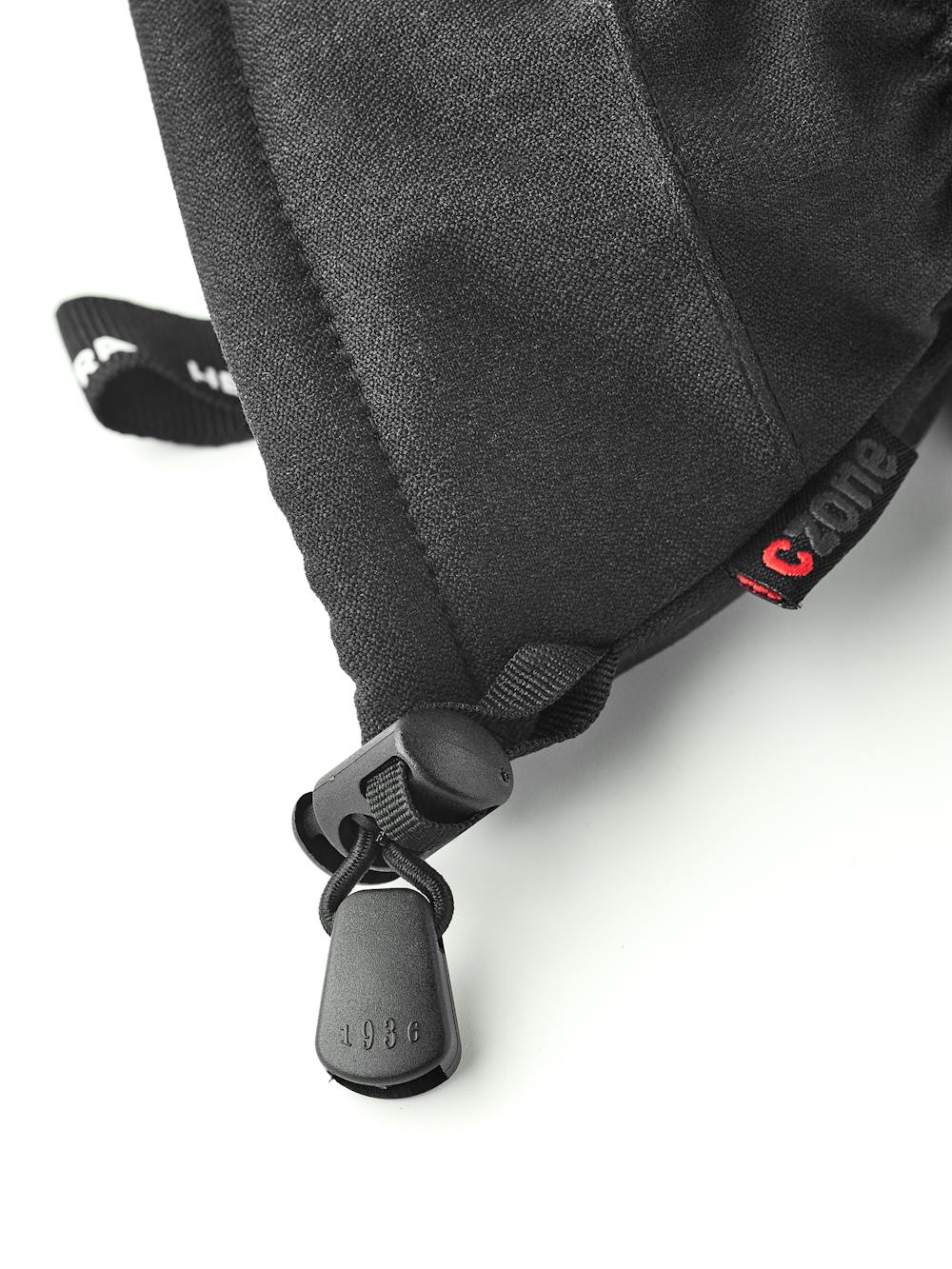 Schwarzer Skihandschuh mit Ziegenleder an der Innenhand und verstellbarem Handgelenkverschluss (5 oder 6)