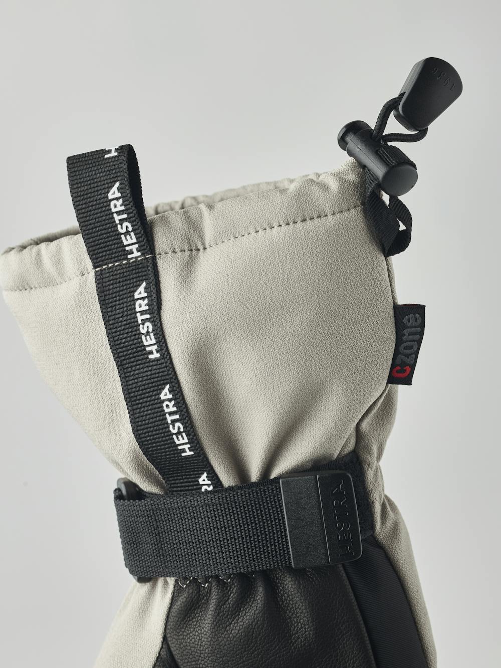 CZone Mountain 3-finger in the color Beige (4 of 5)