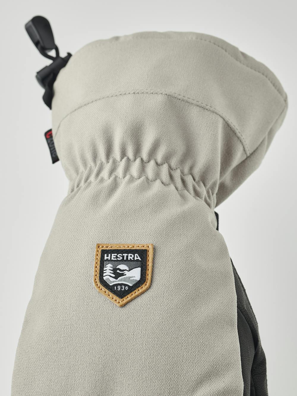 CZone Mountain 3-finger in the color Beige (3 of 5)