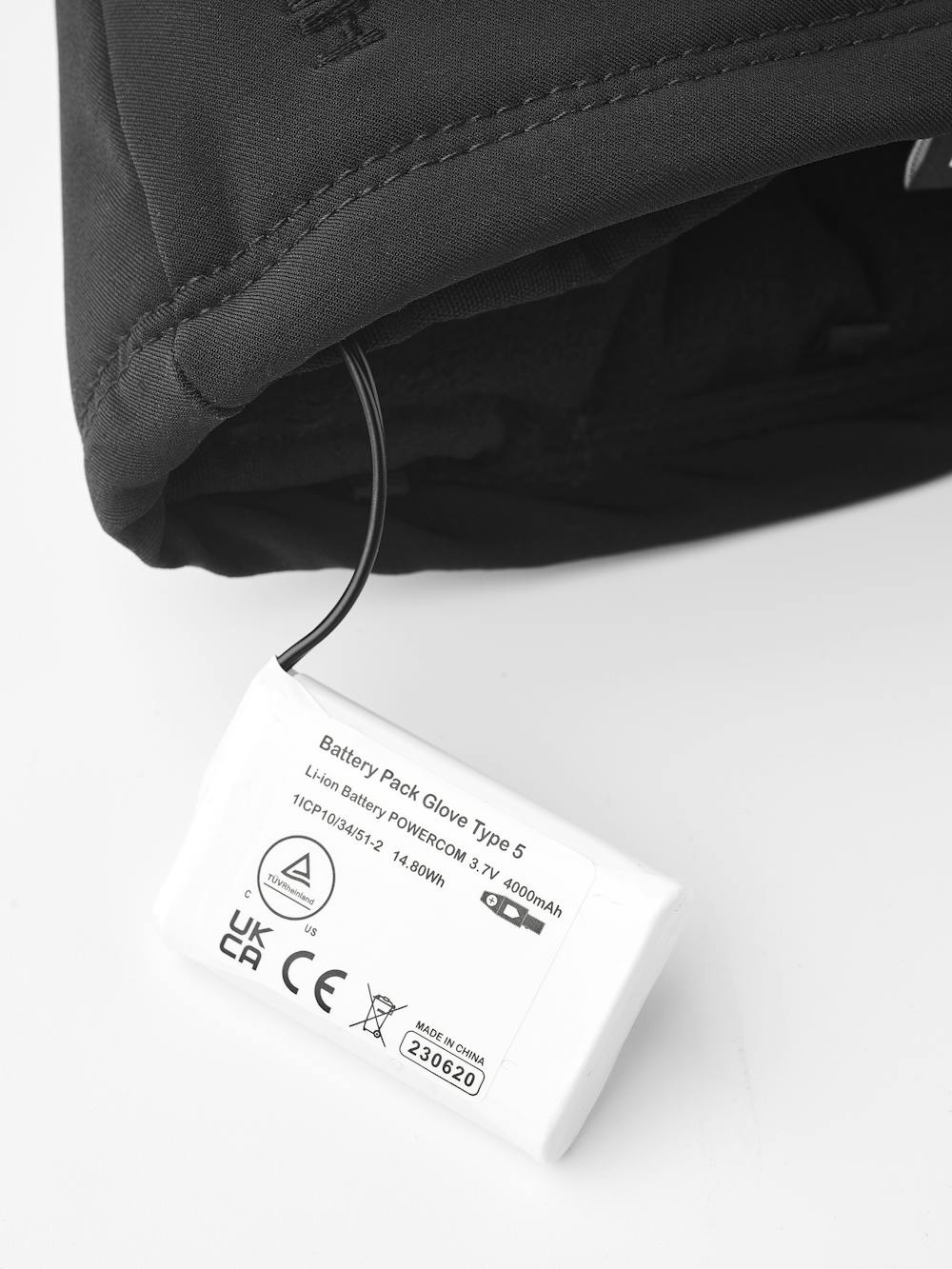 Black thermal mitten with black goat leather palm (4 of 7)