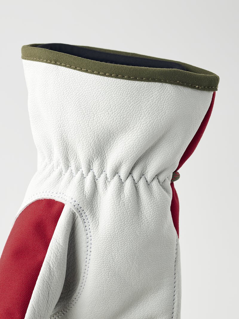 Wakayama Jr Mitt in der Farbe Rot (4 oder 6)