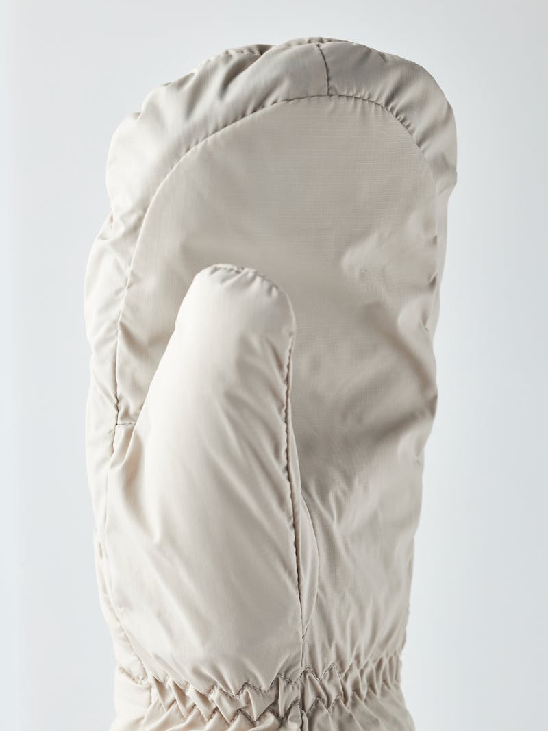 Light beige fabric mitten (3 of 5)
