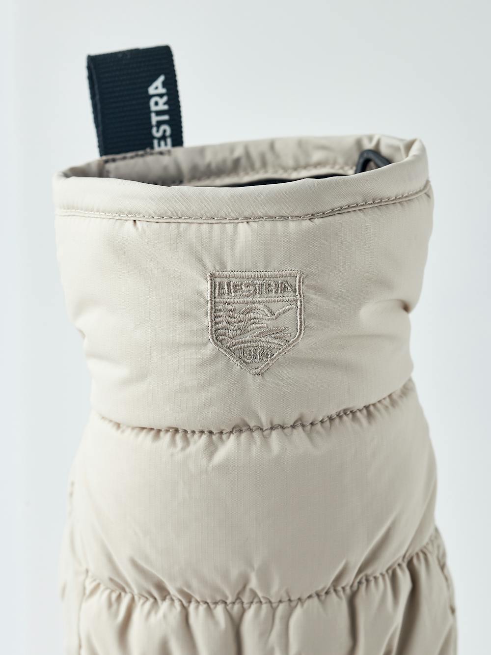 Light beige fabric mitten (5 of 5)