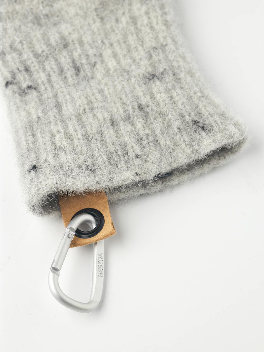 Gray knitted three finger glove in wool (4 of 4)