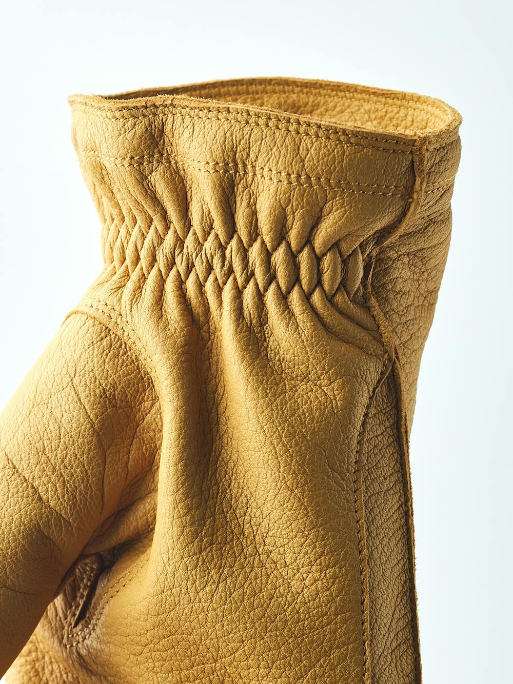 Yellow machine-sewn goat leather glove
(5 of 5)