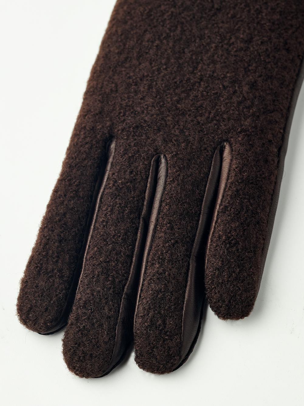Dark brown hairsheep leather glove with bouclé knitted back and small bow
(2 of 5)
