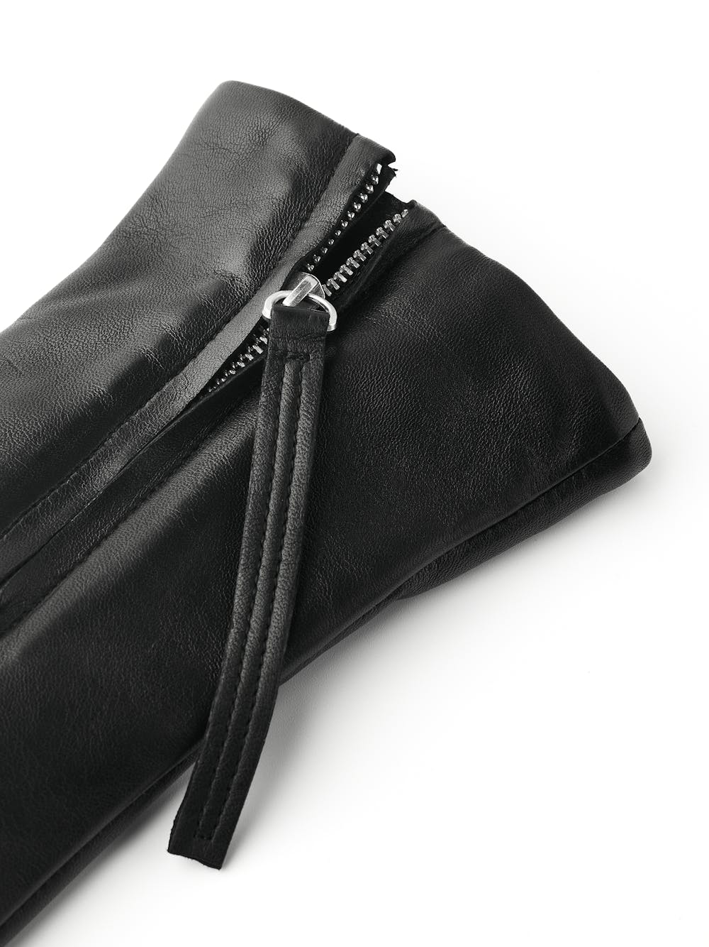 Black machine-sewn hairsheep leather glove with zip
(4 of 6)