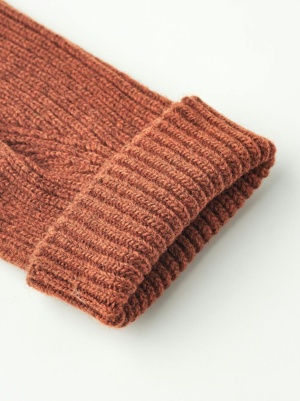 Brick red mitten in wool blend (3 of 3)