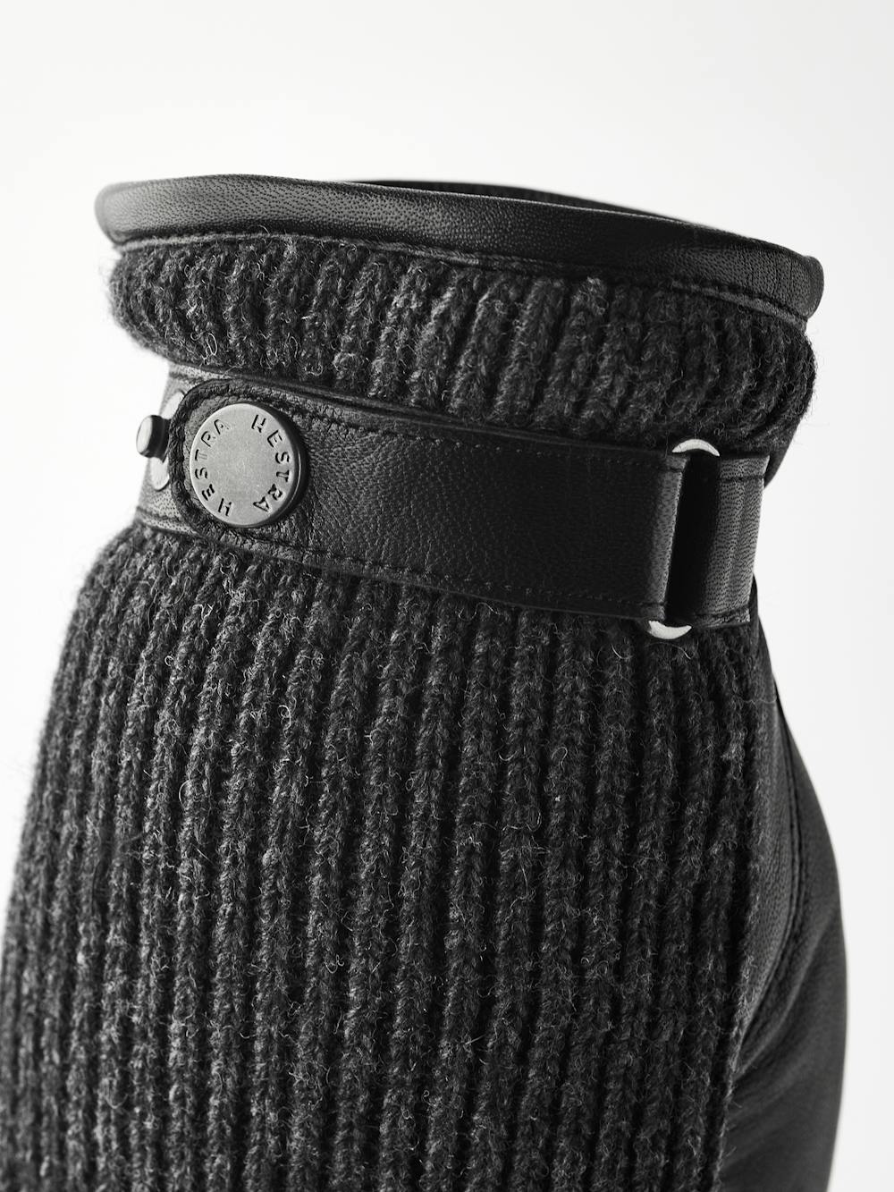 Black machine-sewn hairsheep leather glove with black ribbed wool back
(5 of 5)