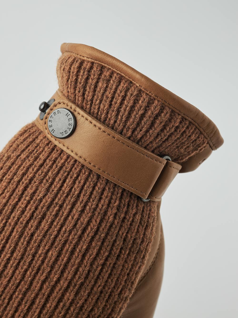 Christopher in the color Cork (5 of 5)