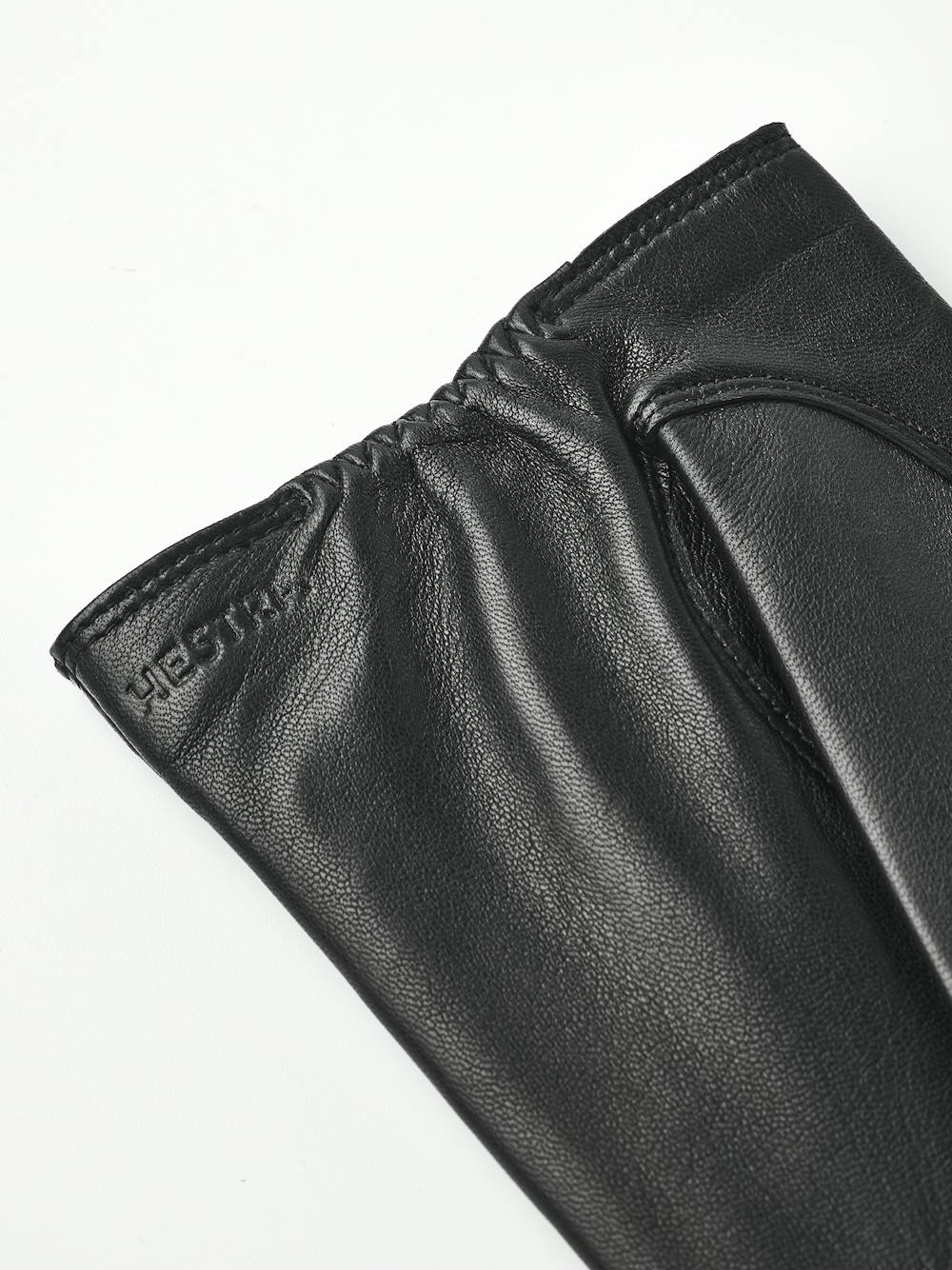 Charles i färgen Svart (3 av 5)